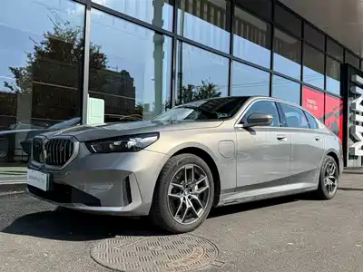 BMW i5 2025