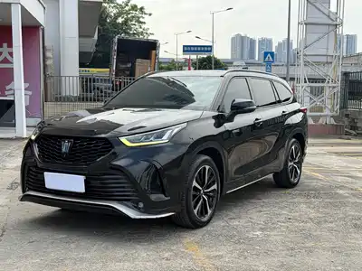 Toyota Crown Kluger 2022