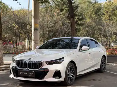BMW i5 2025