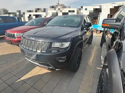 Jeep Grand Cherokee (Import) 2015