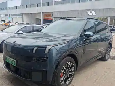 Lynk & Co 900 2025