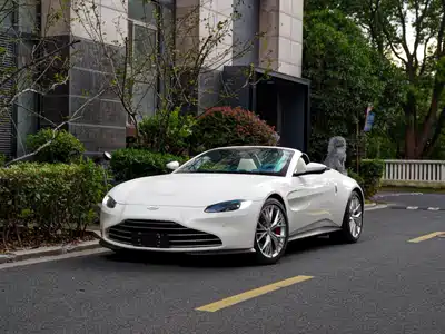 Aston Martin V8 Vantage 2022