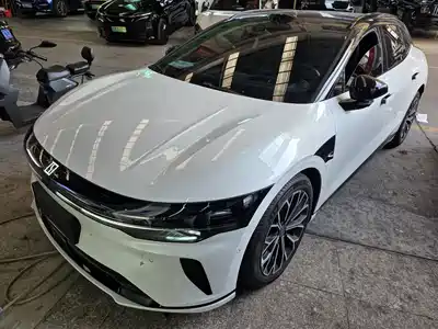 ZEEKR 007GT 2025