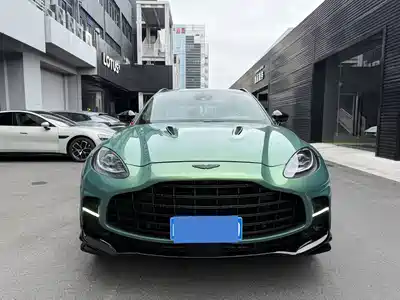 Aston Martin DBX 2023