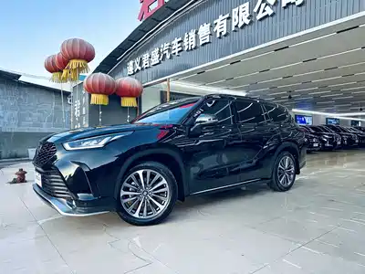Toyota Crown Kluger 2025