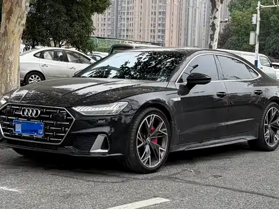 Audi A7L 2025