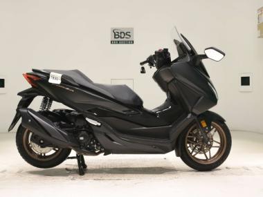 Honda Forza -6