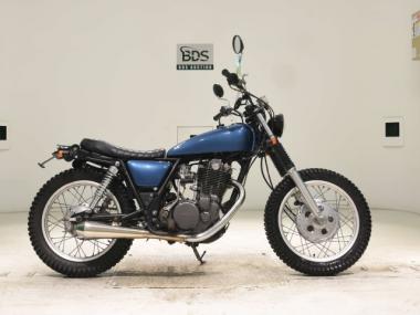 Yamaha SR400-2