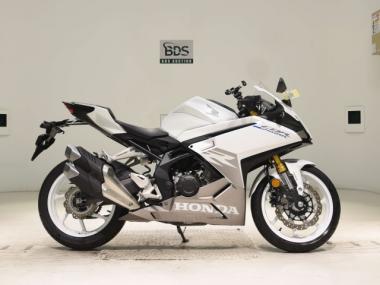 Honda CBR250RR-2a