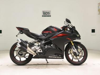 Honda CBR250RR-2a