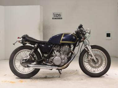 Yamaha SR400