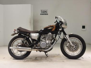 Yamaha SR400