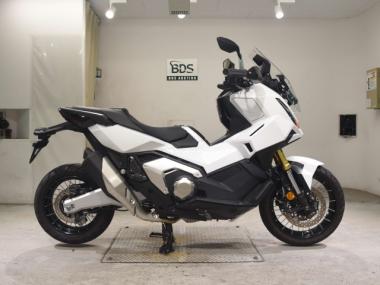 Honda X-ADV750-2