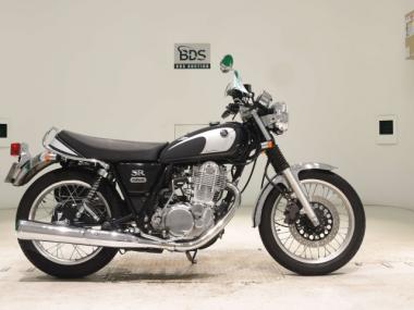 Yamaha SR400
