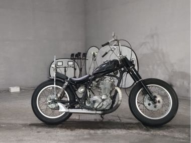 Yamaha SR400-1