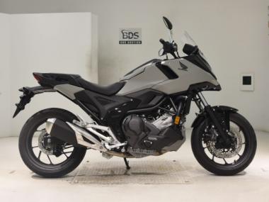 Honda NC750XD-3
