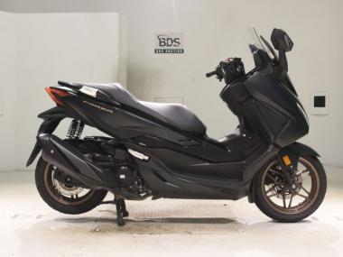 Honda Forza -6