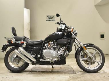Honda V45 Magna