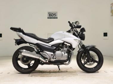 Suzuki GSR250