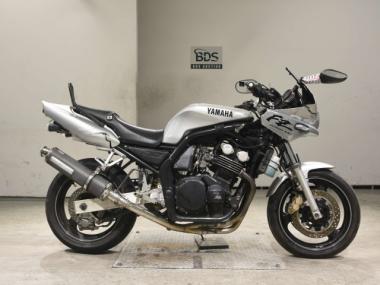 Yamaha FZ400