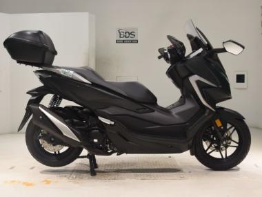 Honda Forza -5