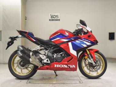 Honda CBR250RR-2a