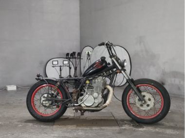 Yamaha SR400-1