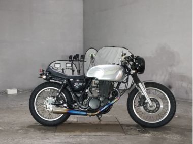 Yamaha SR400-1