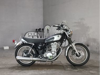 Yamaha SR400-1