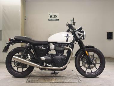 Triumph Street Twin