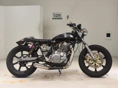 Yamaha SR400