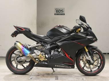 Honda CBR250RR-2a