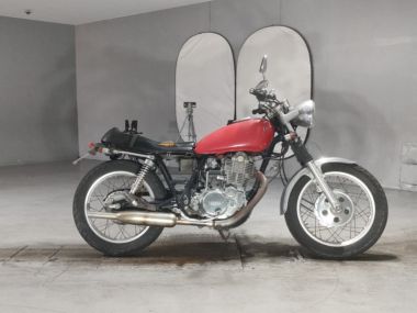 Yamaha SR400-1