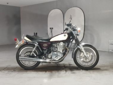 Yamaha SR400-1