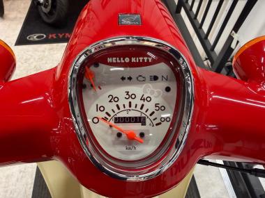 Honda Super Cub 50 Hellokitty