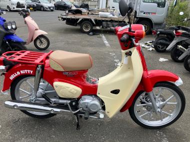 Honda Super Cub 110 Hellokitty