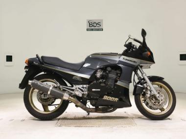 Kawasaki GPZ900R