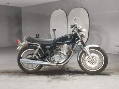 Yamaha SR400-1