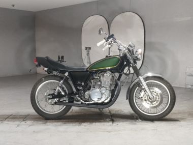 Yamaha SR400-1