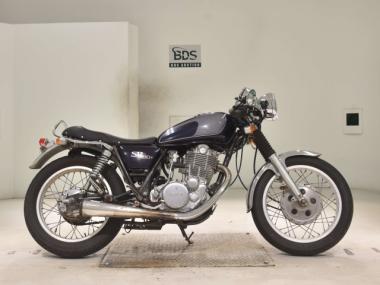 Yamaha SR400