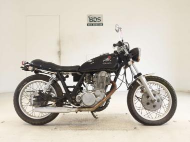 Yamaha SR400