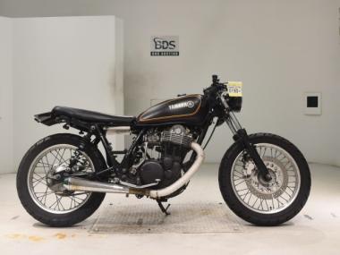 Yamaha SR400
