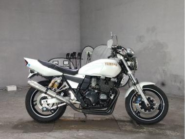 Yamaha XJR400R