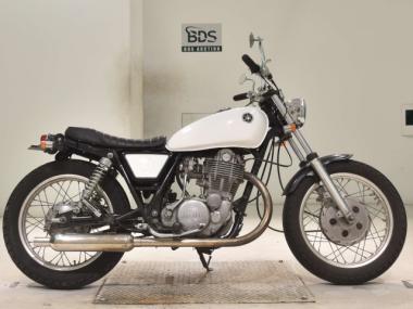 Yamaha SR400
