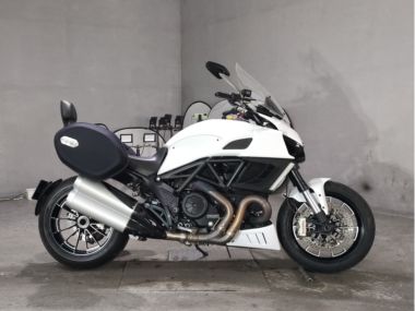 Ducati Diavel Strada