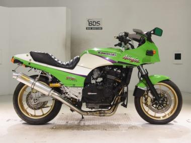 Kawasaki GPZ900R