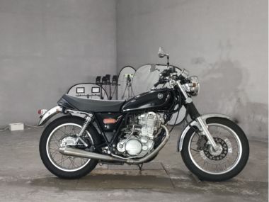 Yamaha SR400