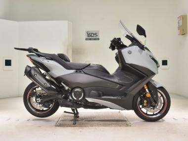 Yamaha T-MAX560