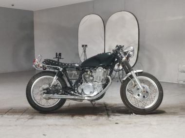 Yamaha SR400