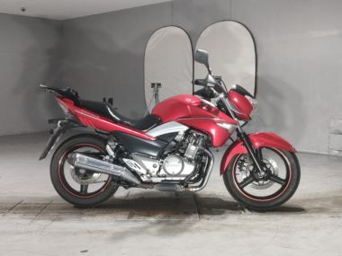 Suzuki GSR250